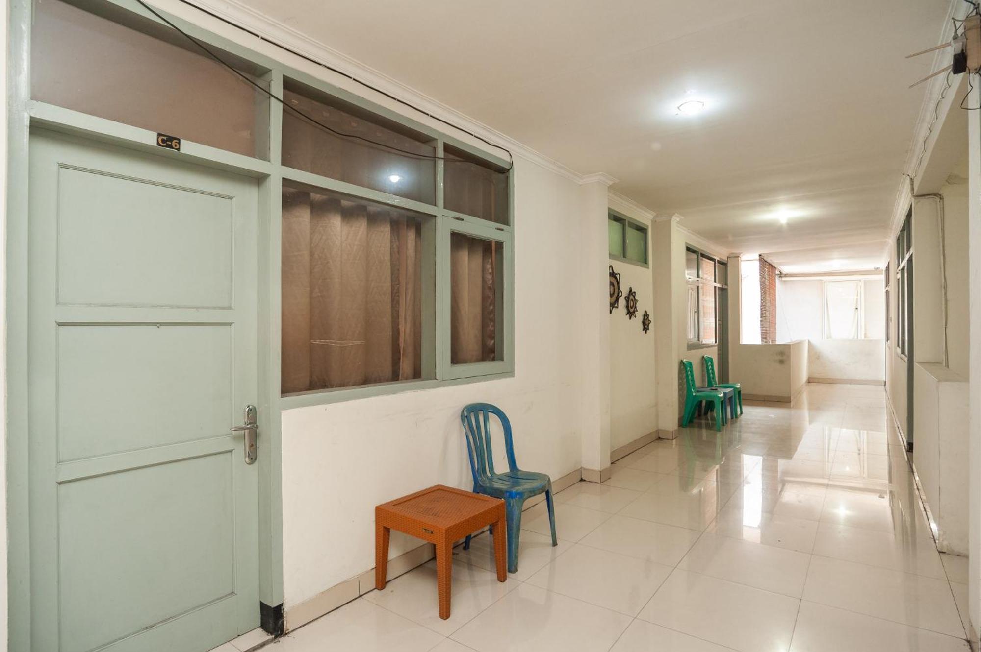 RedDoorz Plus near RS PMI Bogor Exterior foto