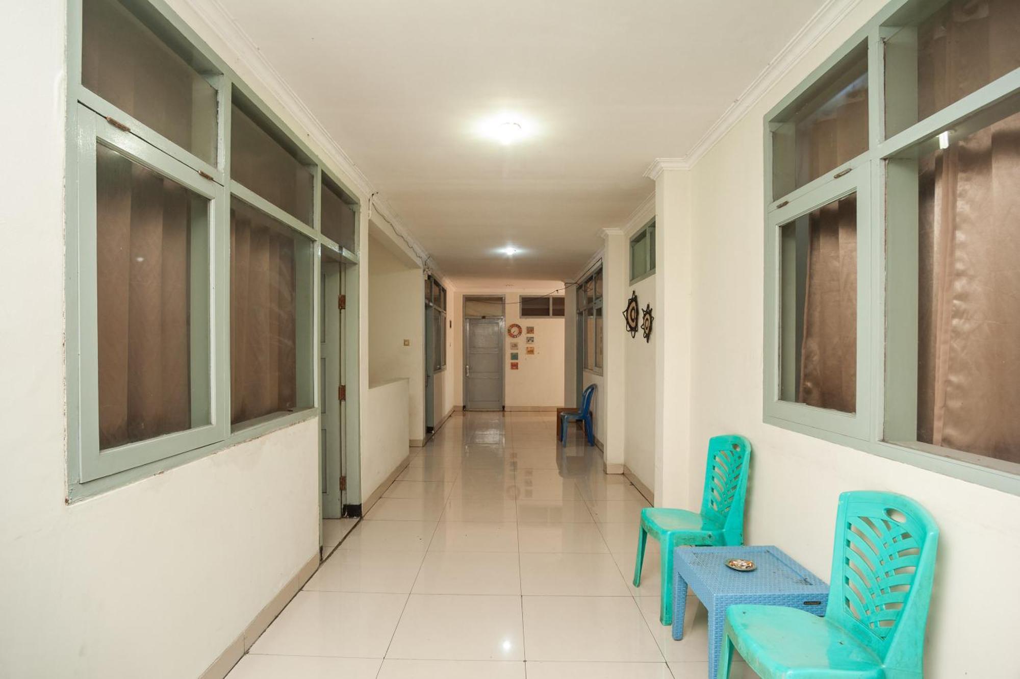 RedDoorz Plus near RS PMI Bogor Exterior foto